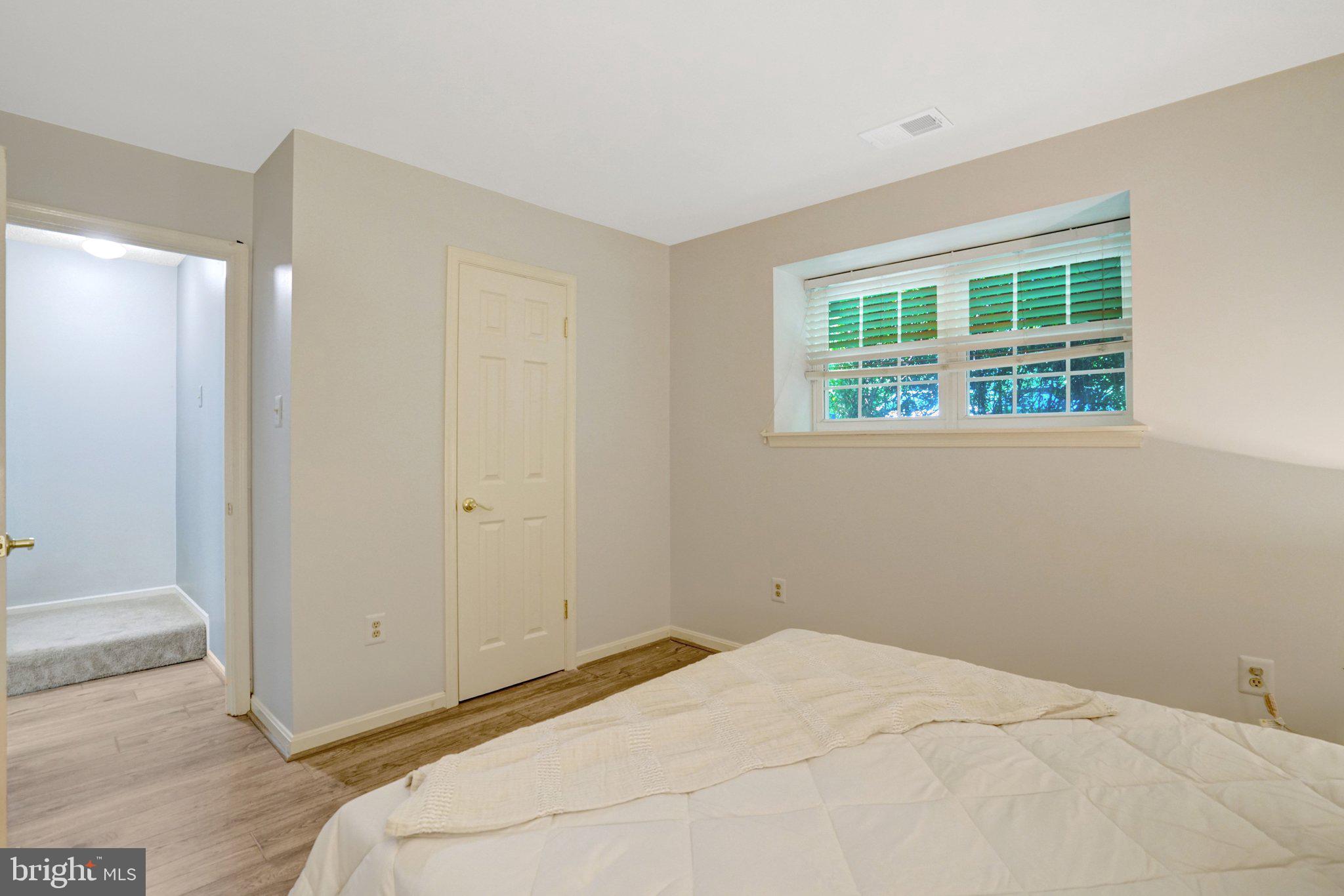 7868 NEWPORT GLEN PASS