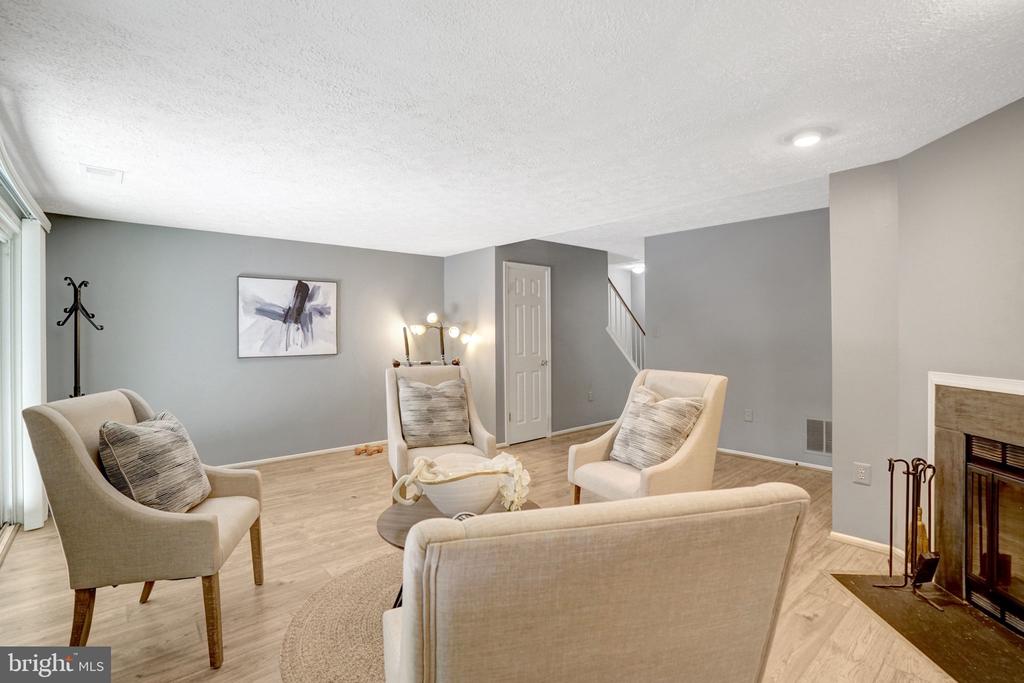7868 NEWPORT GLEN PASS