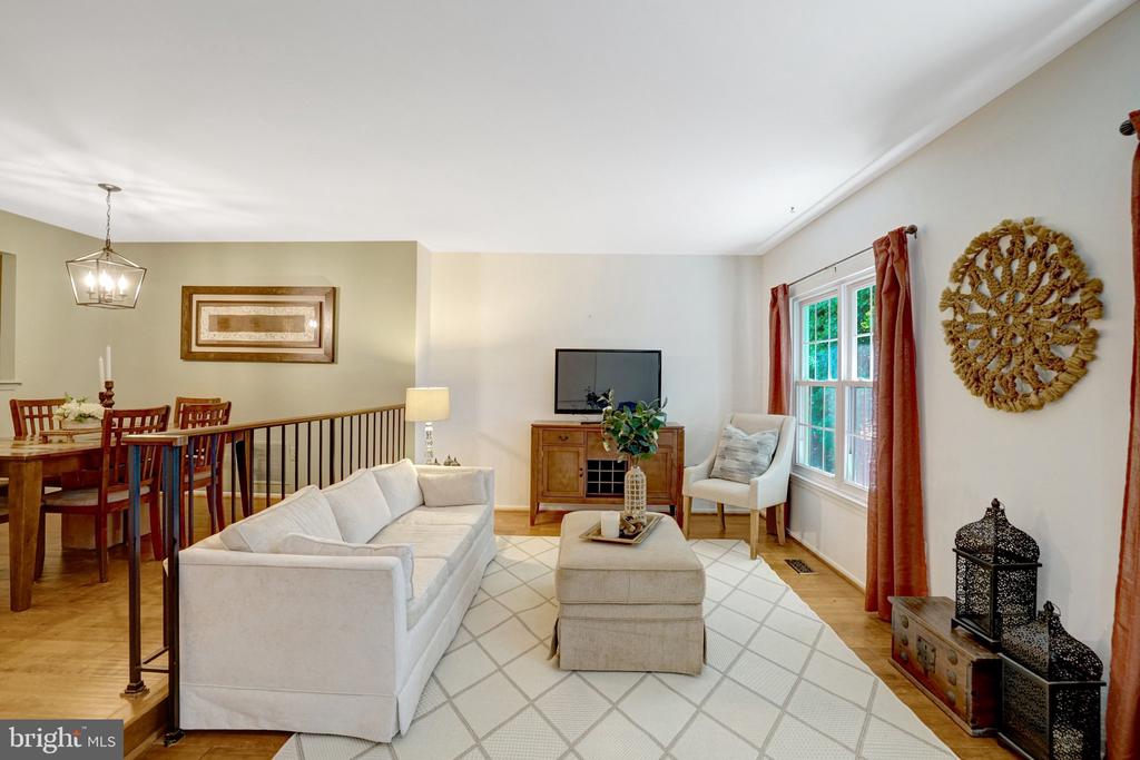 7868 NEWPORT GLEN PASS