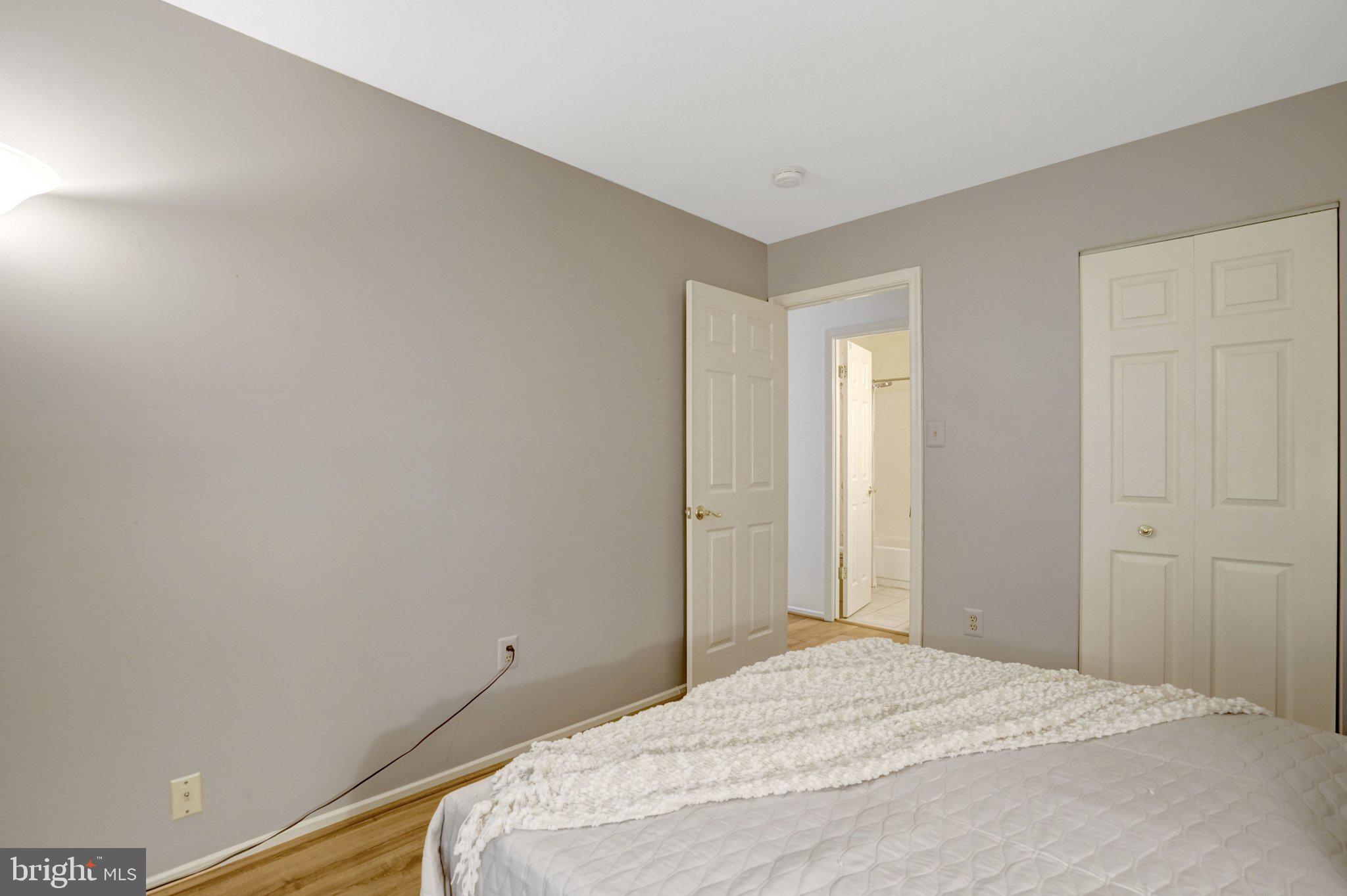 7868 NEWPORT GLEN PASS