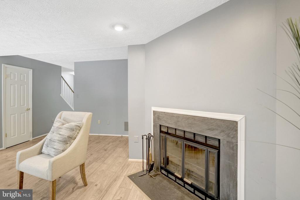 7868 NEWPORT GLEN PASS