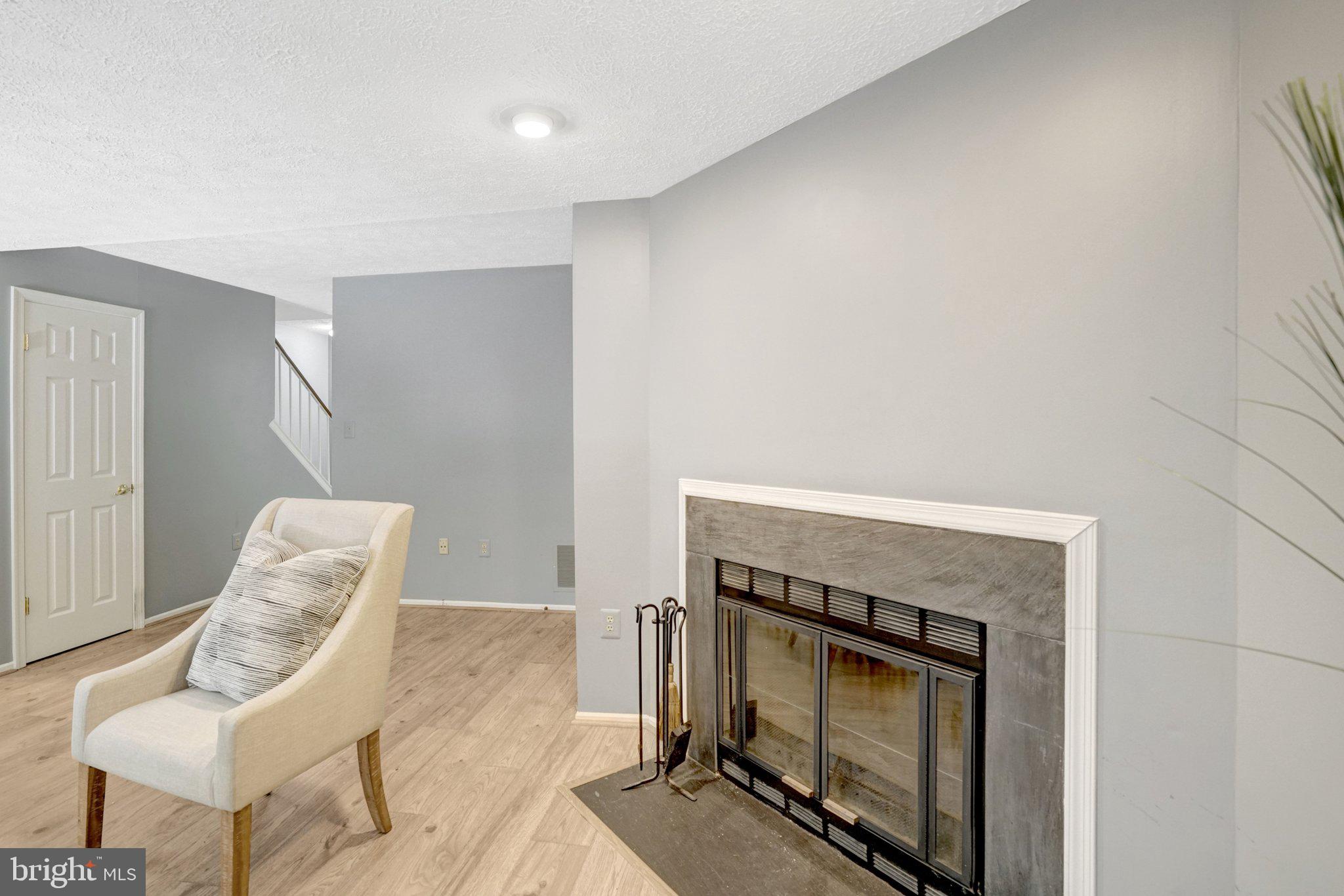 7868 NEWPORT GLEN PASS