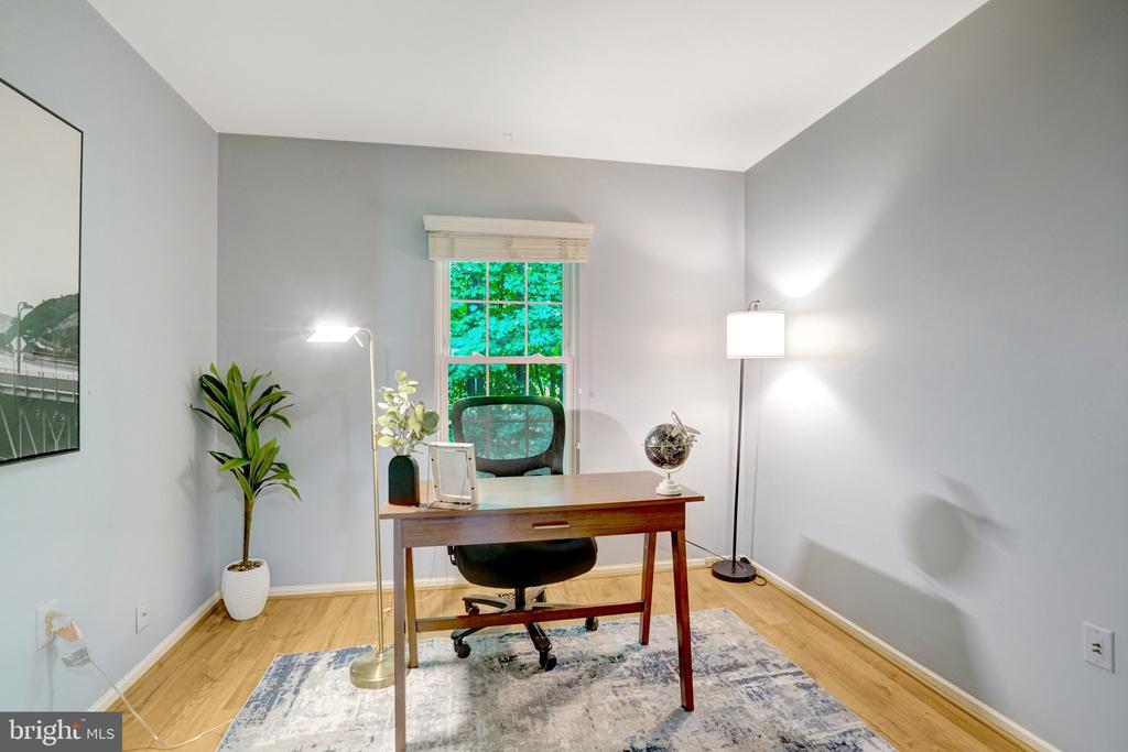 7868 NEWPORT GLEN PASS