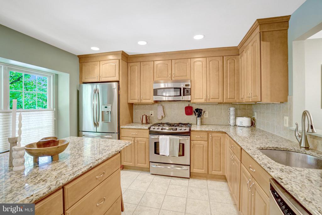 7868 NEWPORT GLEN PASS