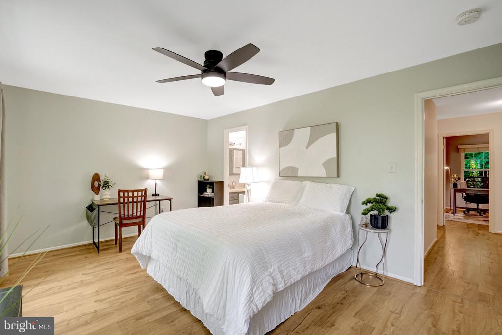 7868 NEWPORT GLEN PASS