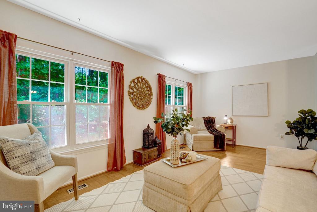 7868 NEWPORT GLEN PASS