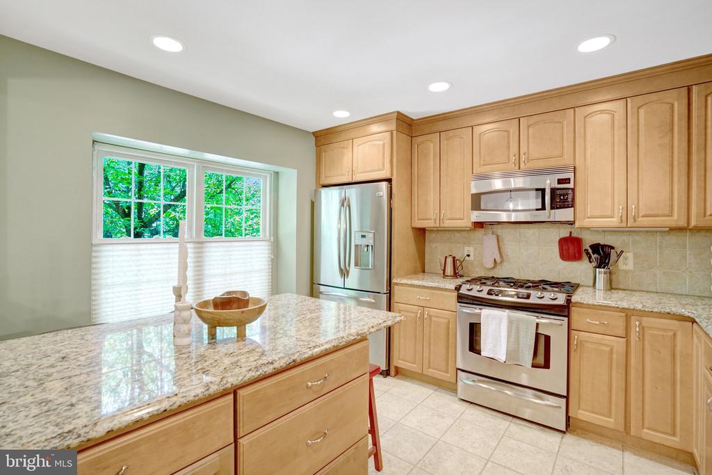 7868 NEWPORT GLEN PASS