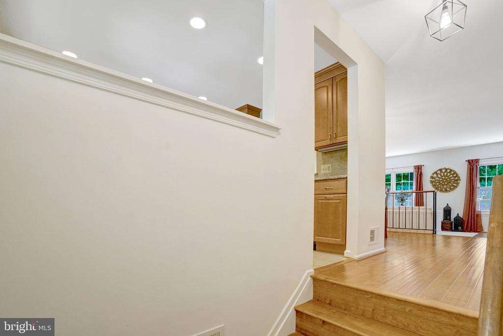 7868 NEWPORT GLEN PASS