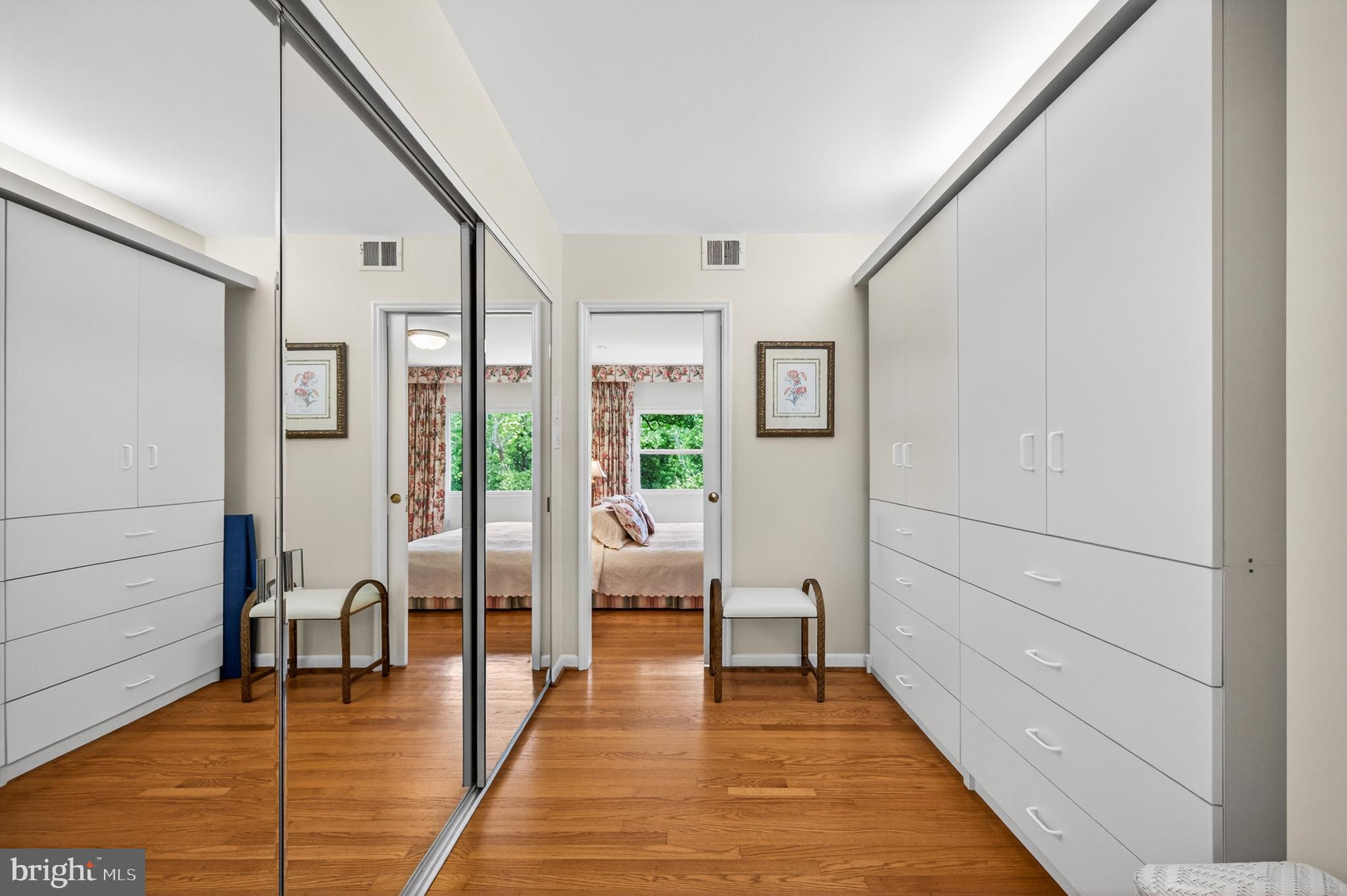 1003 PRIORY PLACE