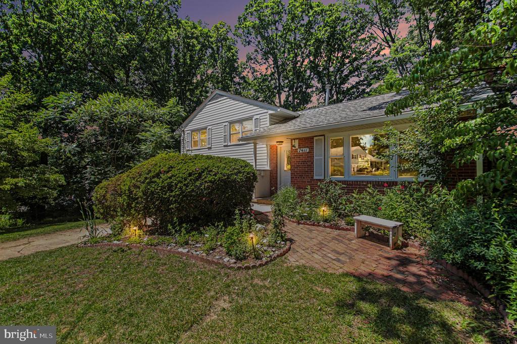 7411 ELLWOOD PLACE