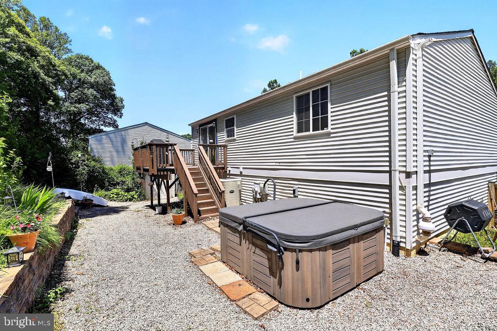 8471 GREAT LAKE LANE