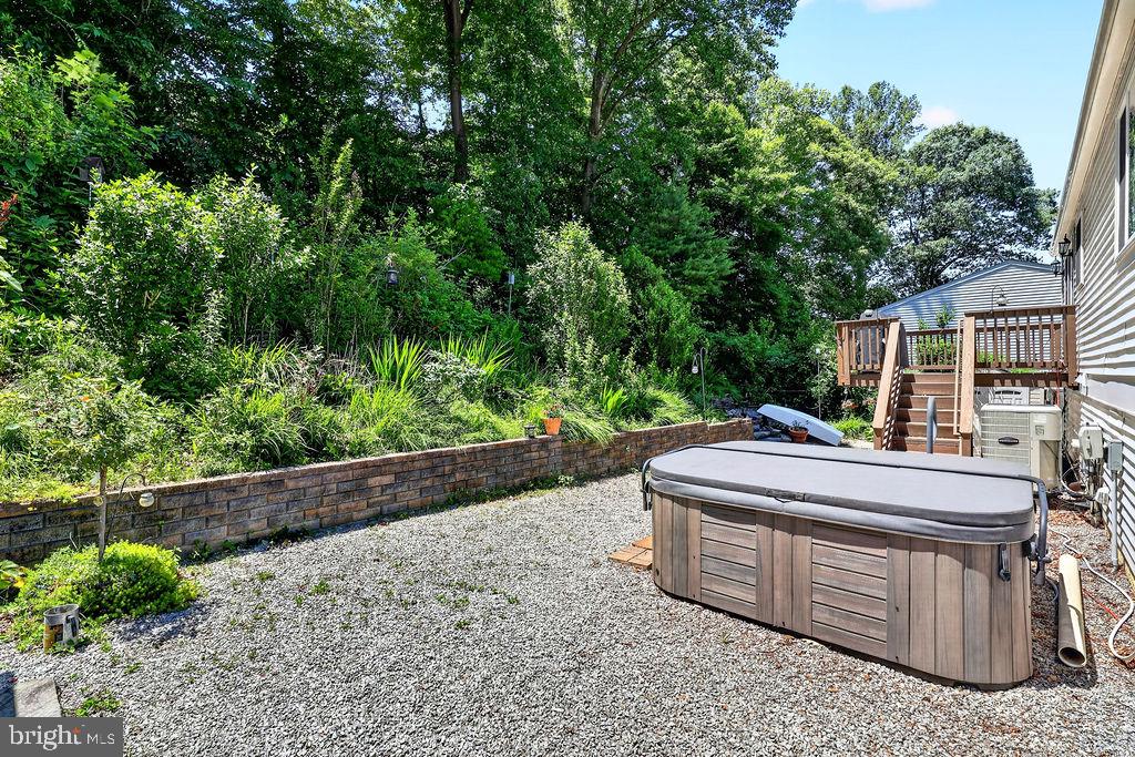 8471 GREAT LAKE LANE