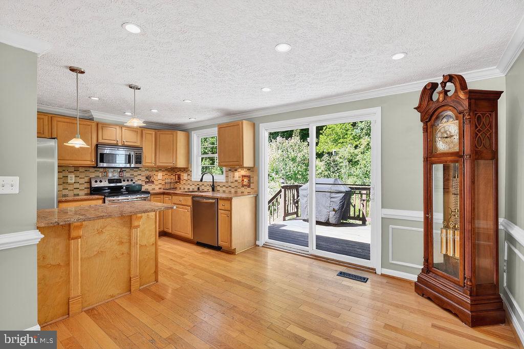8471 GREAT LAKE LANE