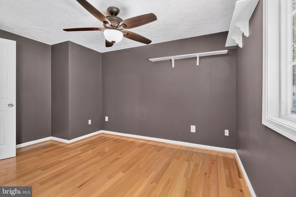 8471 GREAT LAKE LANE