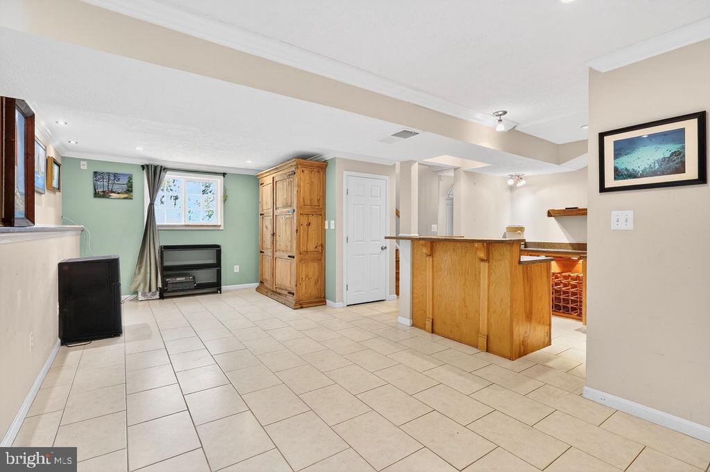 8471 GREAT LAKE LANE