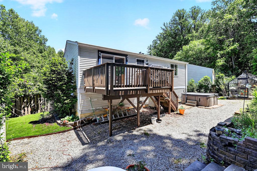 8471 GREAT LAKE LANE