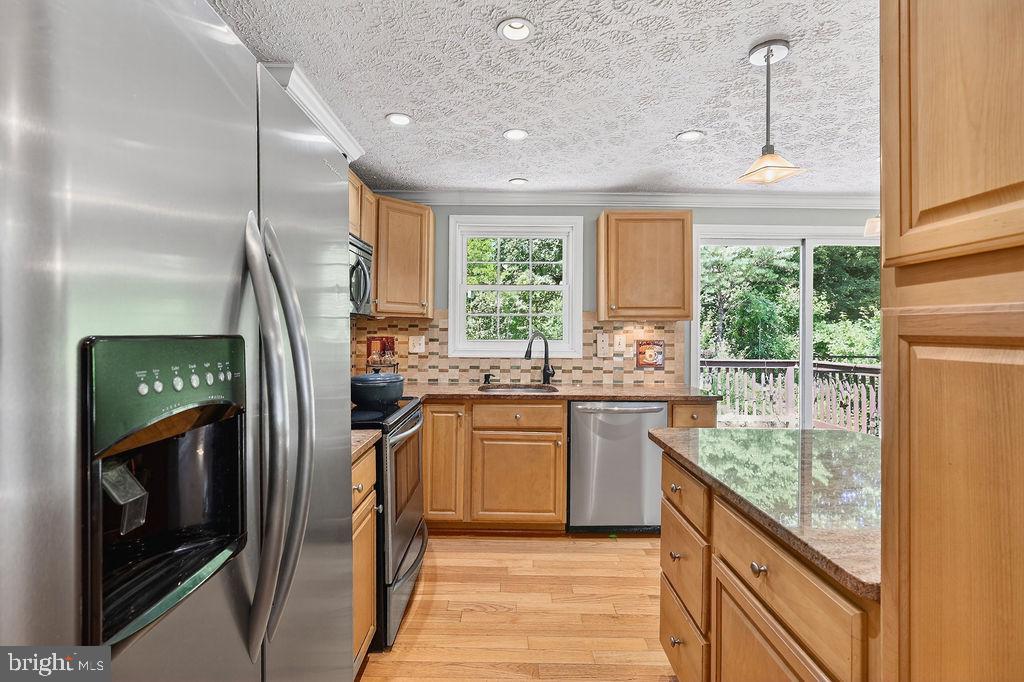 8471 GREAT LAKE LANE