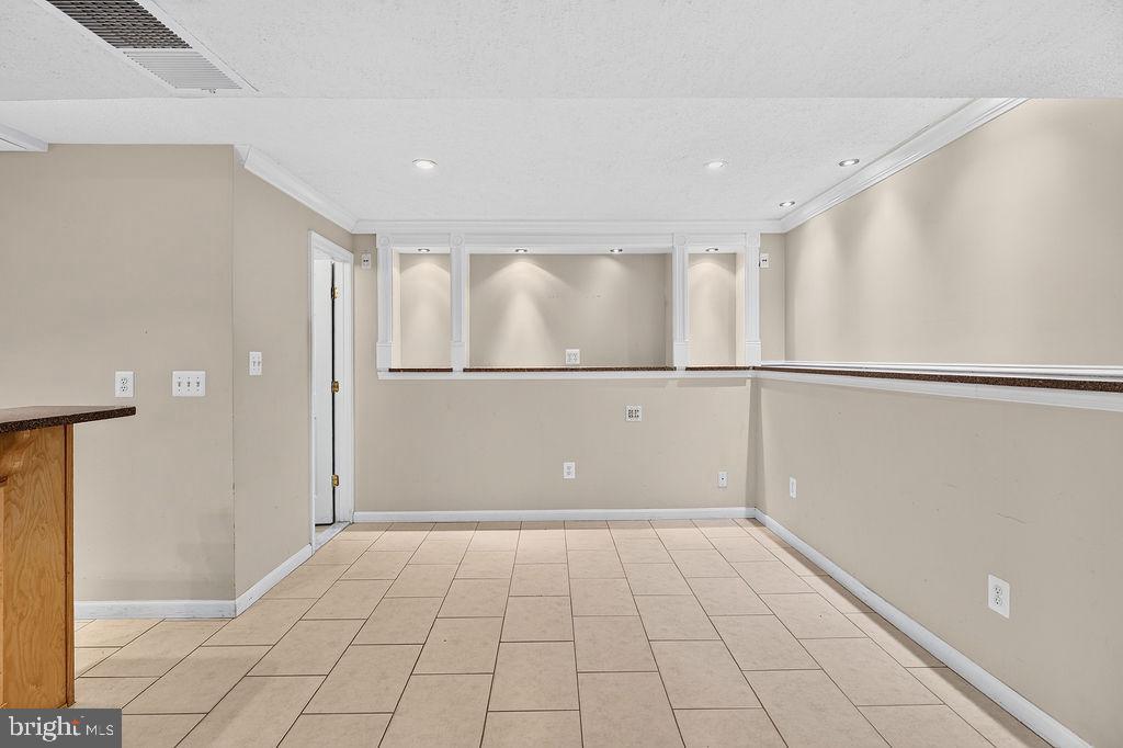 8471 GREAT LAKE LANE