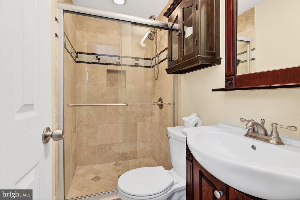 8471 GREAT LAKE LANE