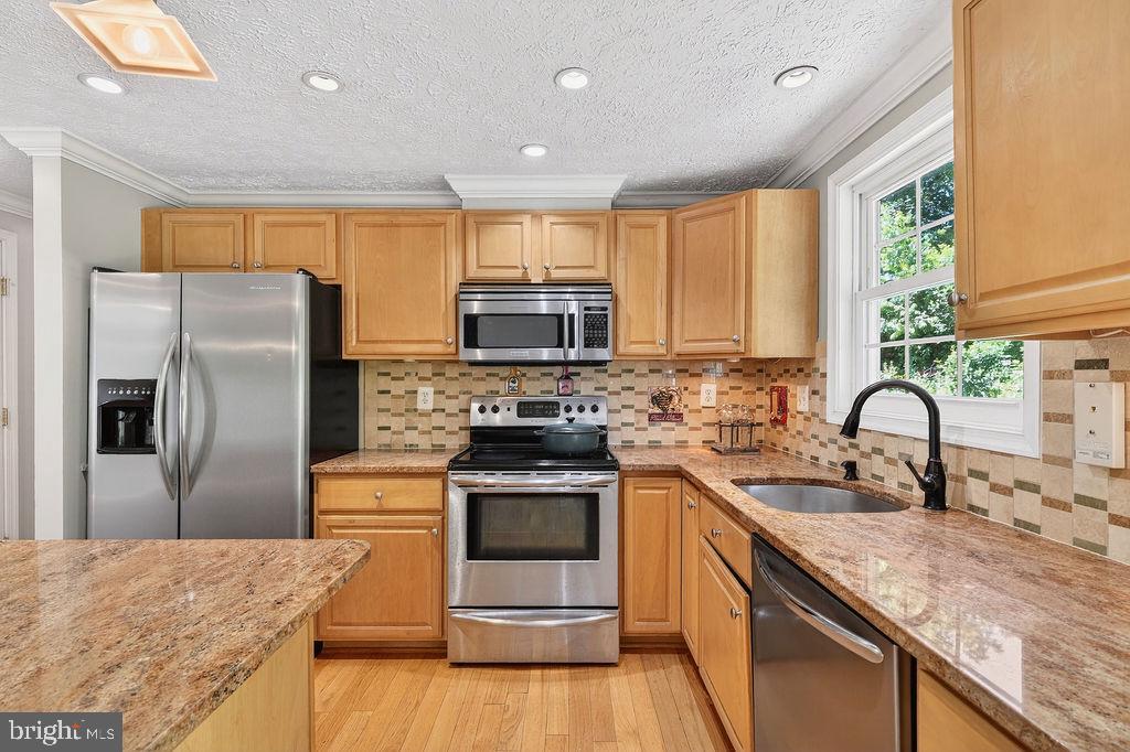 8471 GREAT LAKE LANE