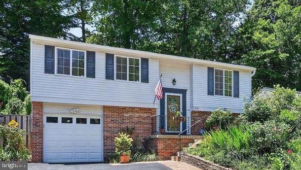8471 GREAT LAKE LANE