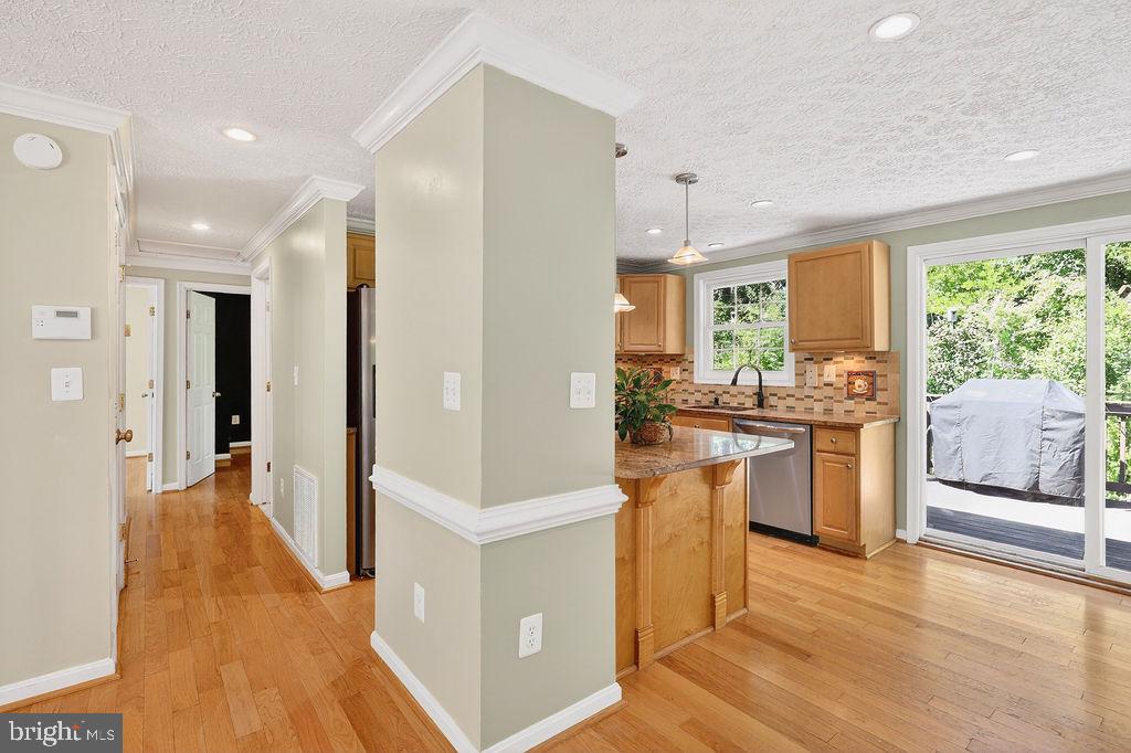 8471 GREAT LAKE LANE
