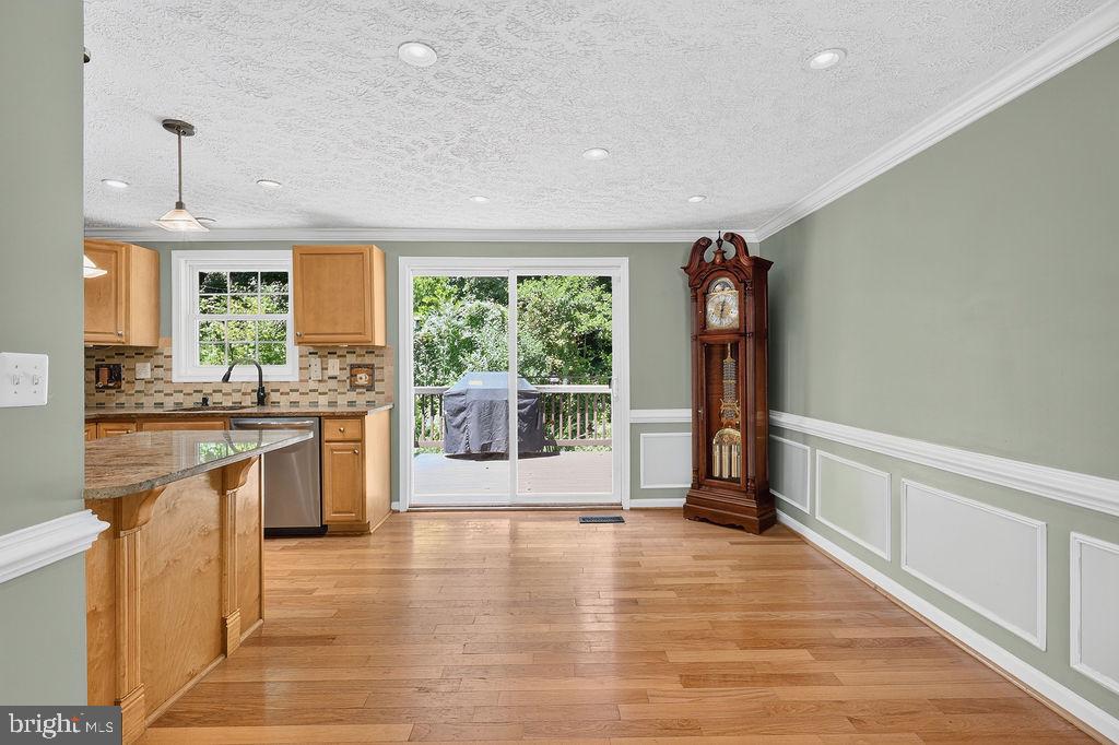 8471 GREAT LAKE LANE