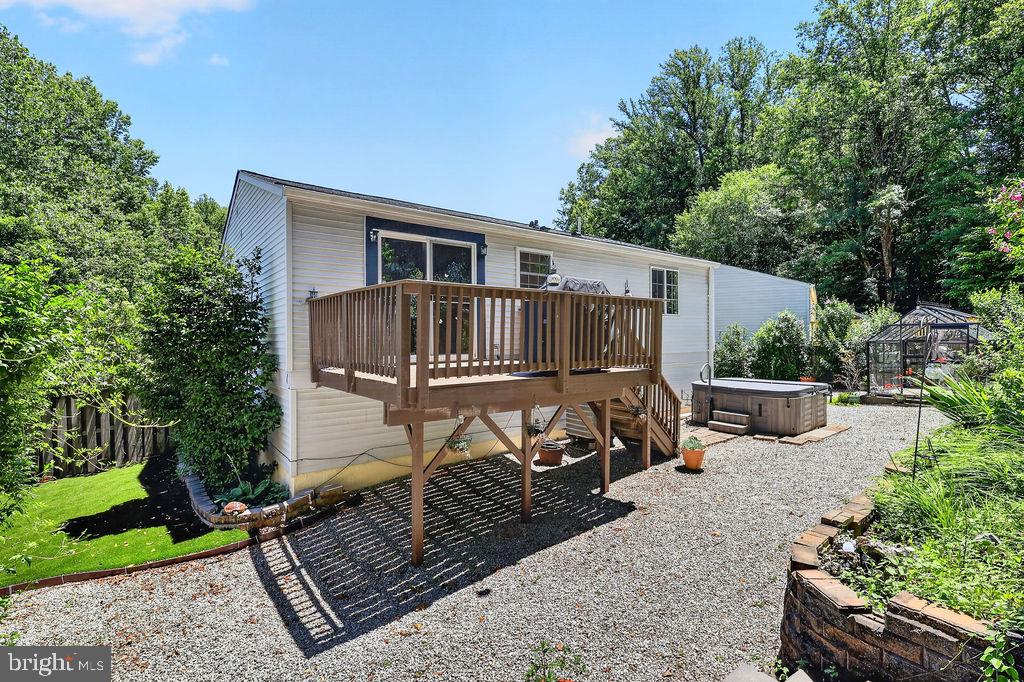 8471 GREAT LAKE LANE