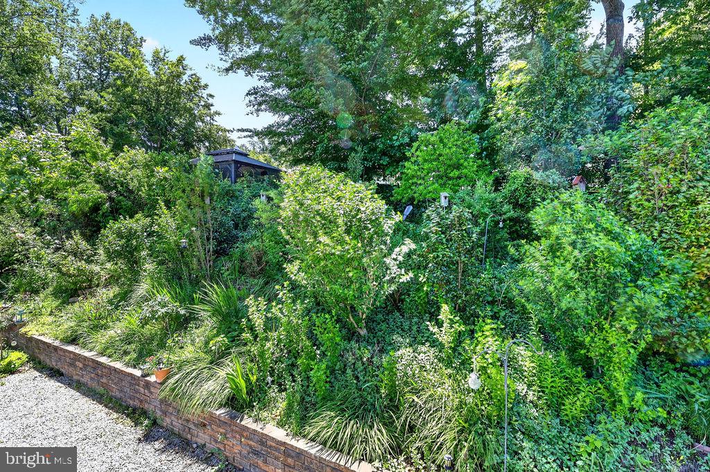 8471 GREAT LAKE LANE