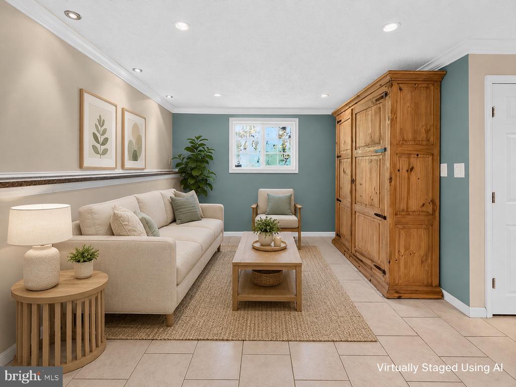 8471 GREAT LAKE LANE