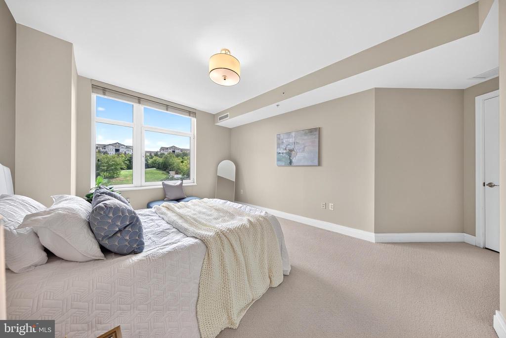 8220 CRESTWOOD HEIGHTS DRIVE 407