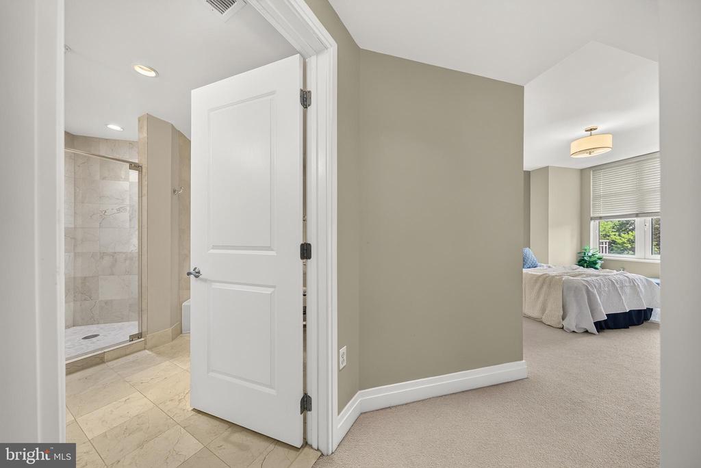 8220 CRESTWOOD HEIGHTS DRIVE 407