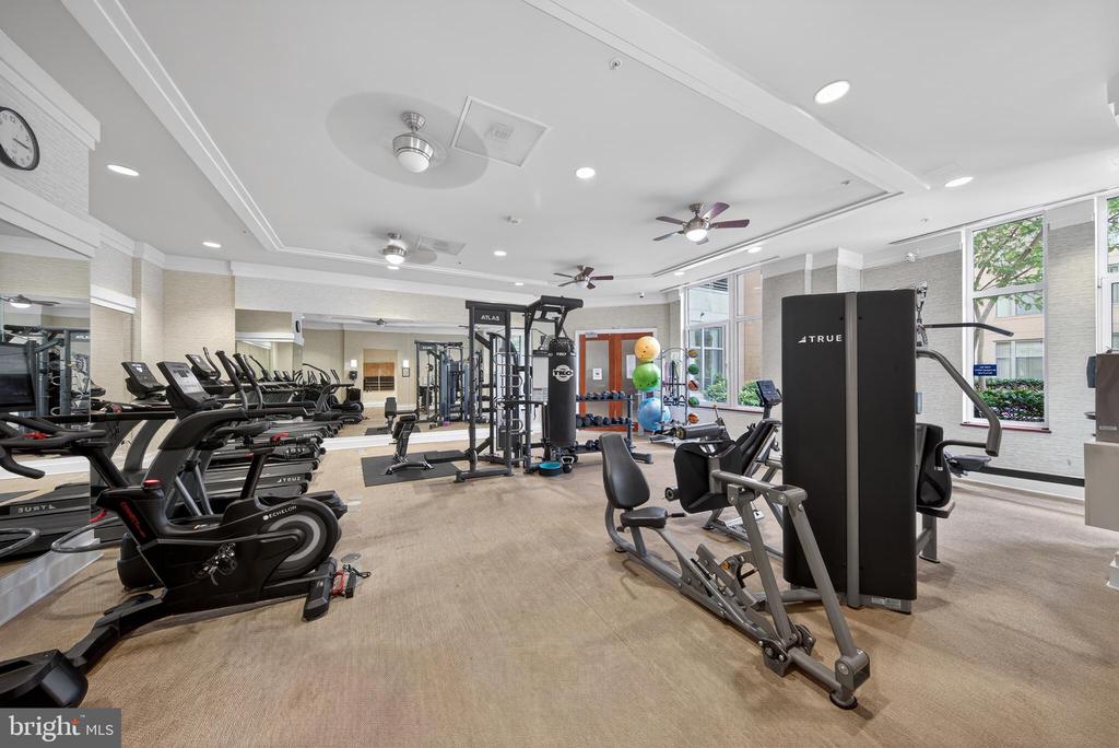 8220 CRESTWOOD HEIGHTS DRIVE 407