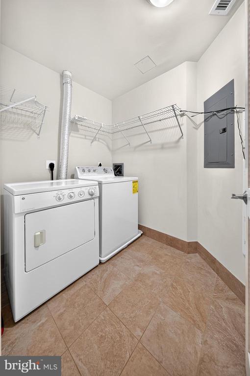 8220 CRESTWOOD HEIGHTS DRIVE 407