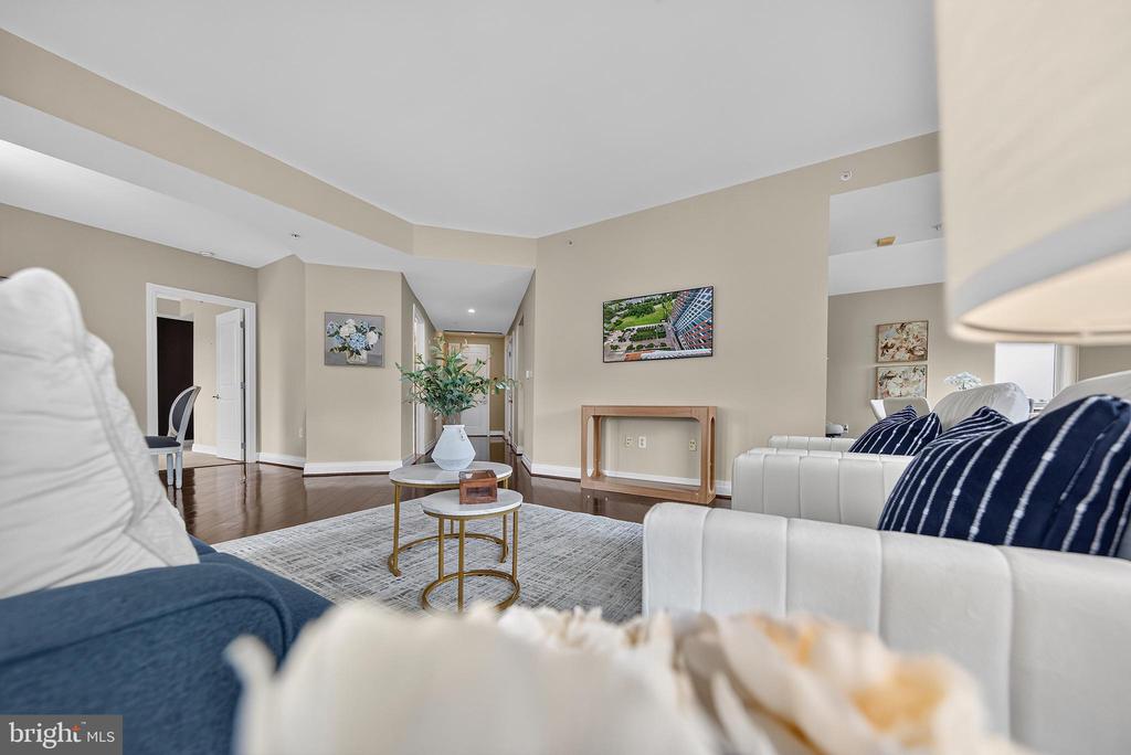 8220 CRESTWOOD HEIGHTS DRIVE 407