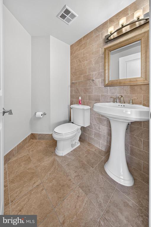 8220 CRESTWOOD HEIGHTS DRIVE 407