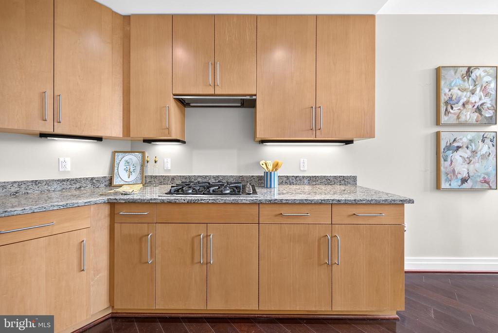 8220 CRESTWOOD HEIGHTS DRIVE 407