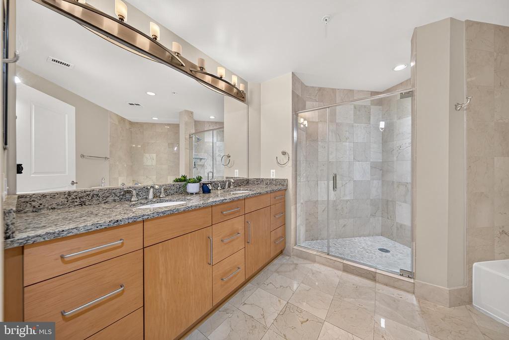 8220 CRESTWOOD HEIGHTS DRIVE 407
