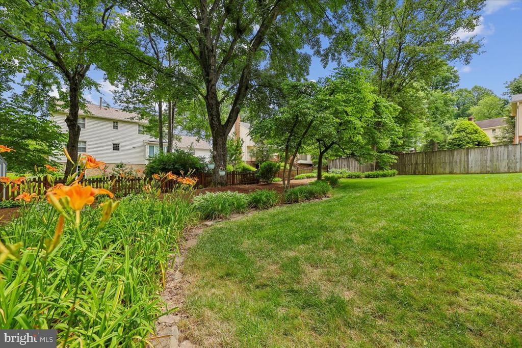 9804 DANSK COURT