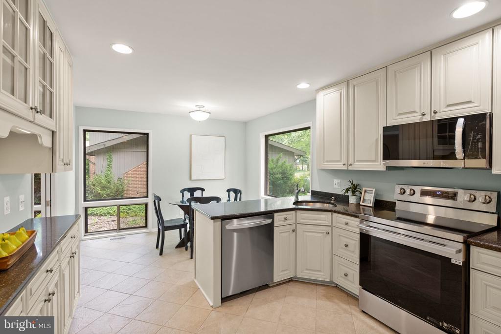 4227 ELIZABETH LANE