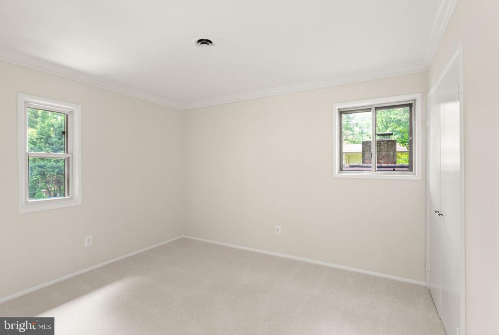 4227 ELIZABETH LANE