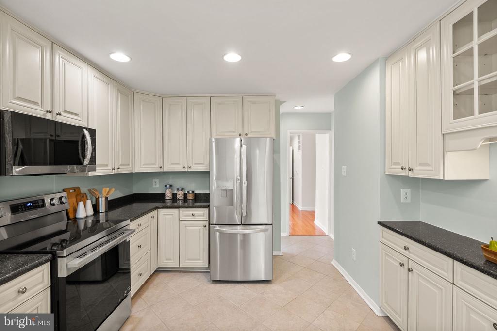 4227 ELIZABETH LANE