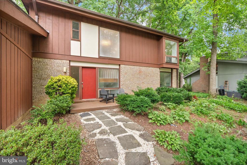 4227 ELIZABETH LANE