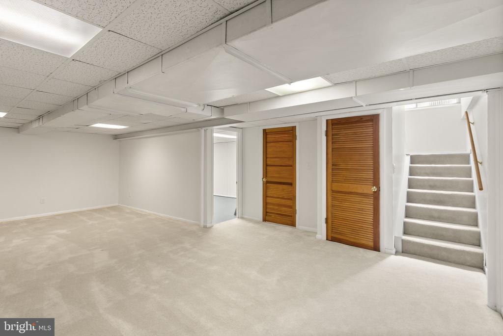 4227 ELIZABETH LANE