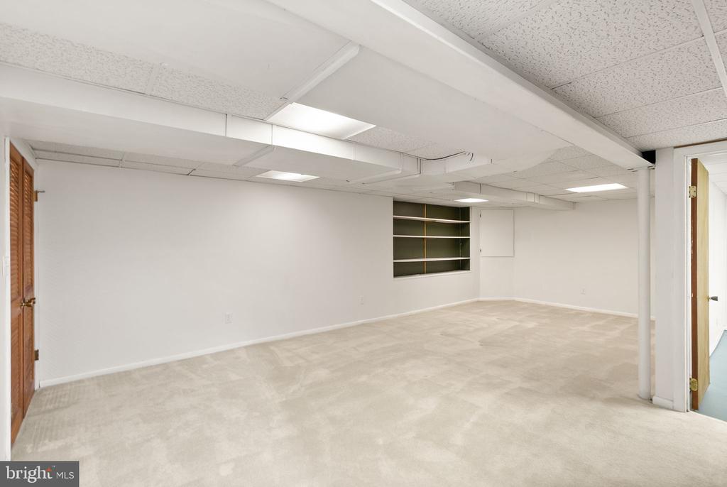 4227 ELIZABETH LANE