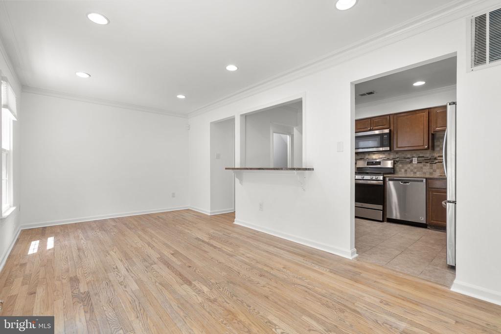 2407 ALSOP COURT