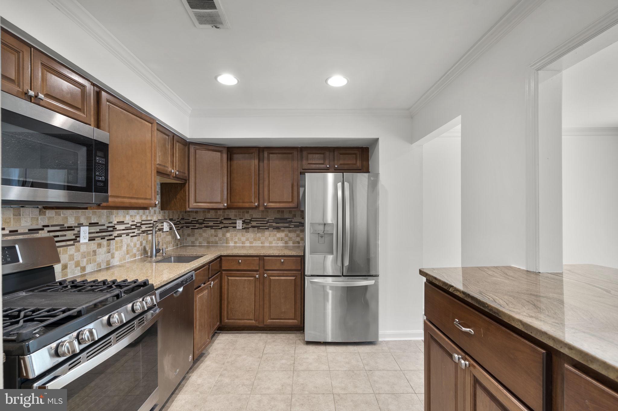 2407 ALSOP COURT