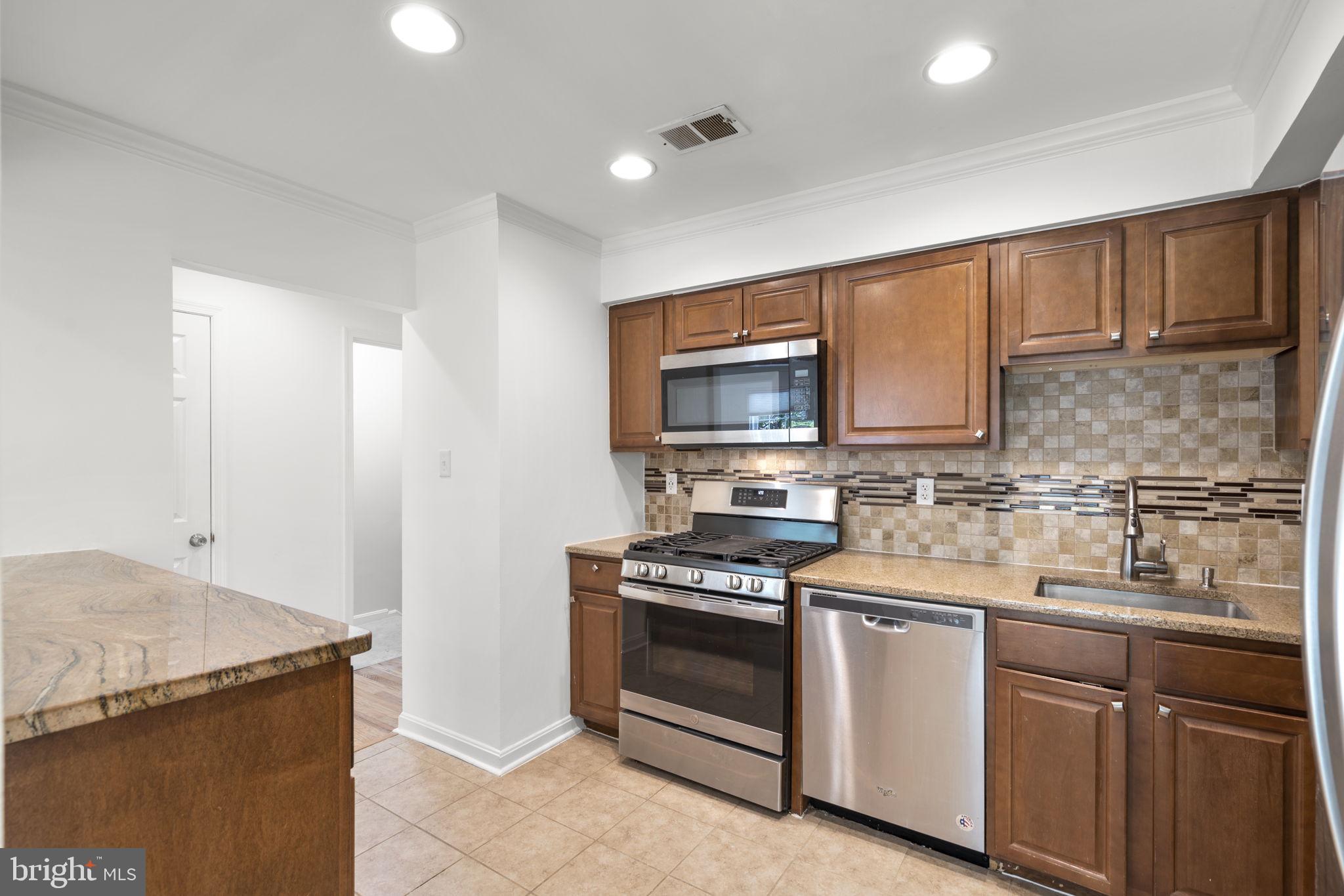 2407 ALSOP COURT