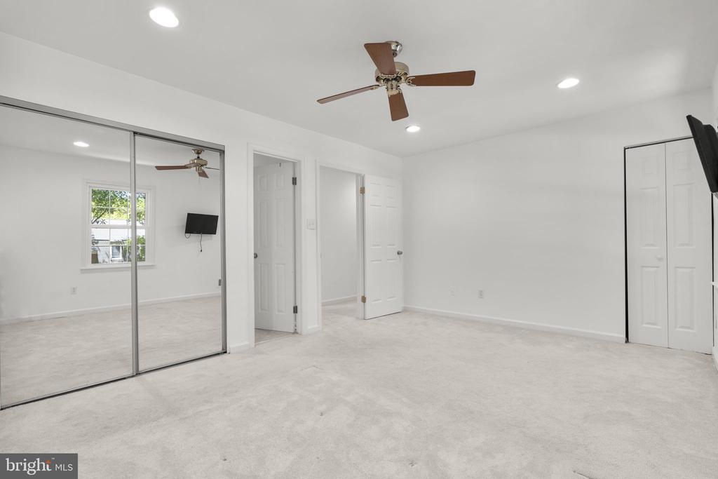 2407 ALSOP COURT