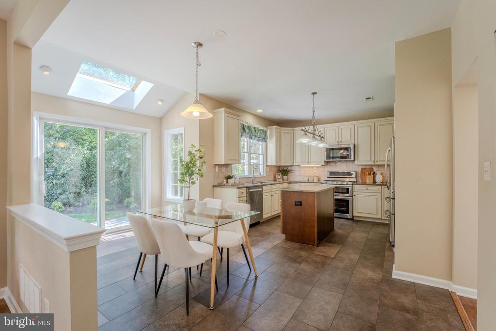 1327 MURRAY DOWNS WAY
